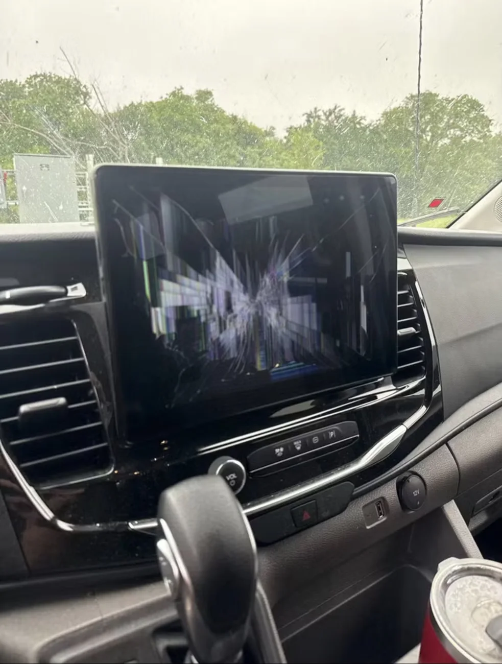 Damaged infotainment screen documented during a claim
